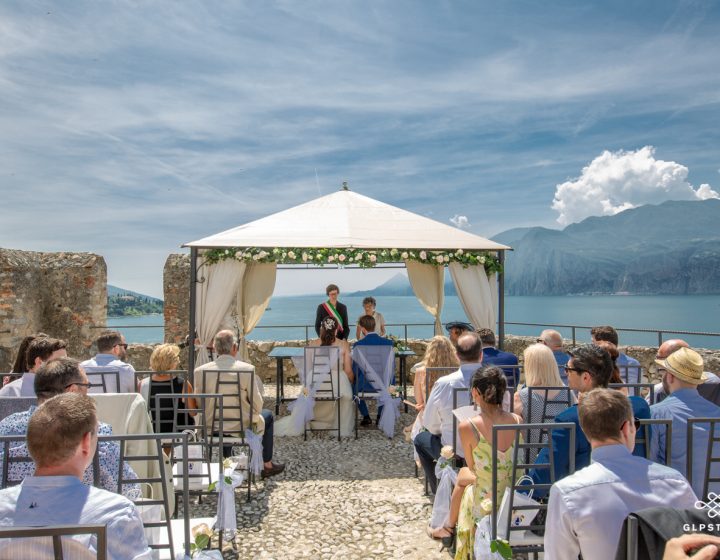 Professional wedding photographer. Wedding at the Scaliger Castle of Malcesine on Lake Garda