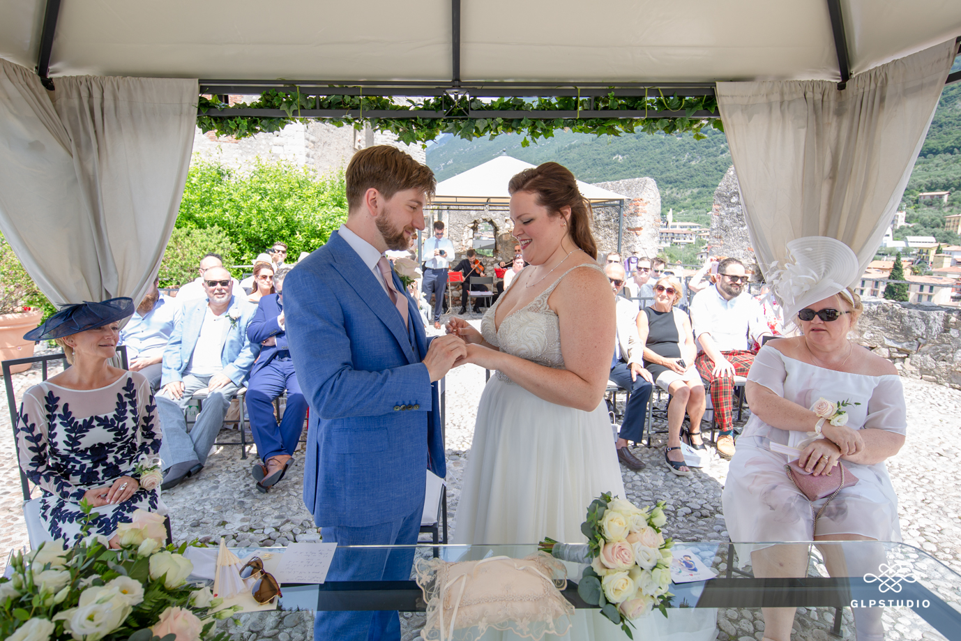 Professional wedding photographer. Wedding at the Scaliger Castle of Malcesine on Lake Garda, Verona
