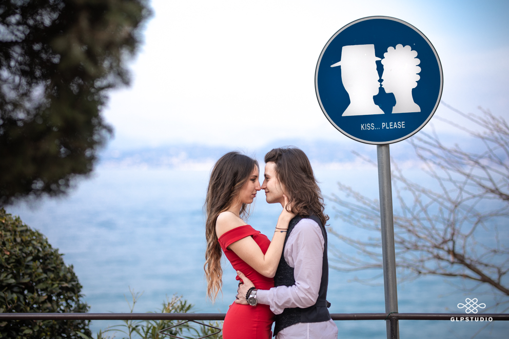 Servizio fotografico di coppia a Sirmione sul Lago di Garda