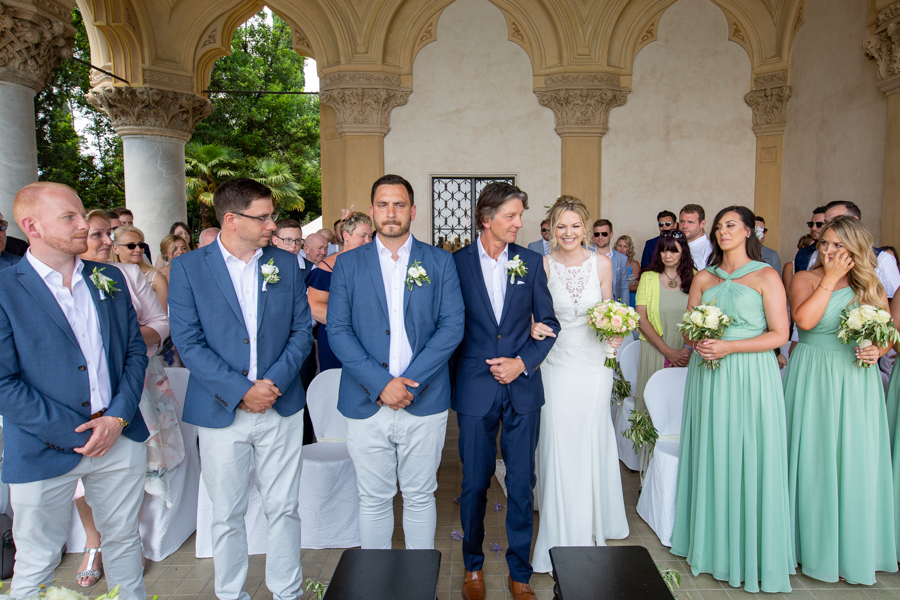 Professional wedding photographer. Wedding Ceremony on the Garda Island - WEDDING PHOTOGRAPHER AT VILLA BORGHESE CAVAZZA ON THE GARDA ISLAND