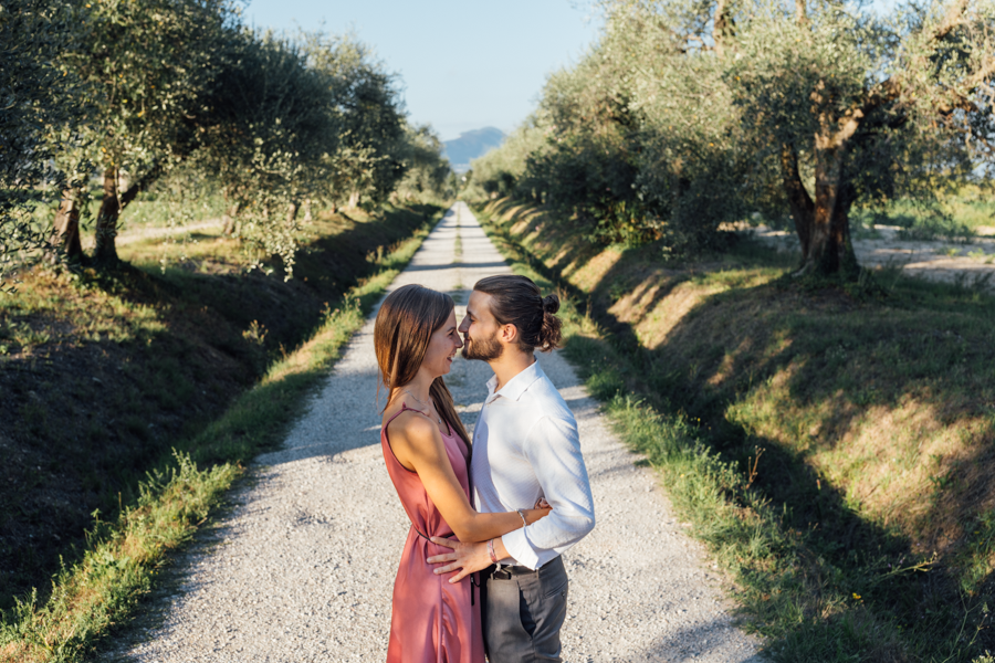 Honeymoon photo shoot and love love stories at Lake Garda