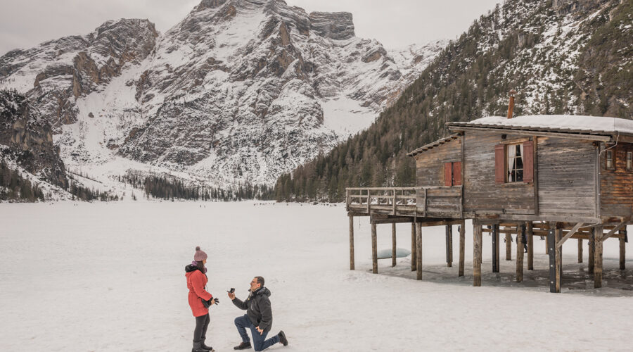 Photoshoot for the marriage proposal at Lake Braies