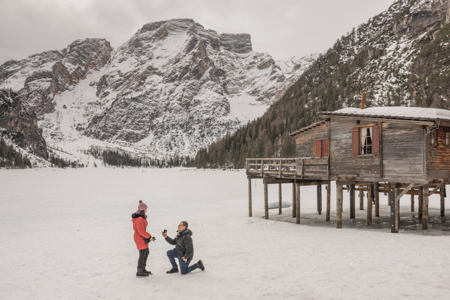 Photoshoot for the marriage proposal at Lake Braies